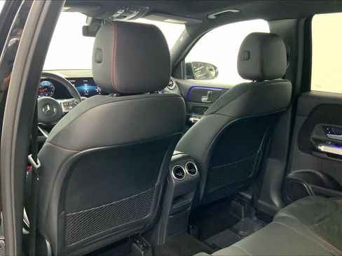 Used 2023 Mercedes-Benz GLB 250 image 16