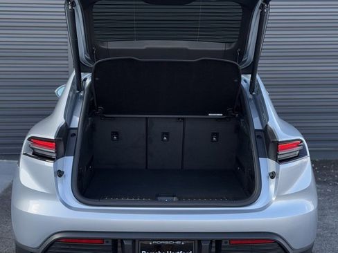 New 2025 Porsche Macan Electric image 38