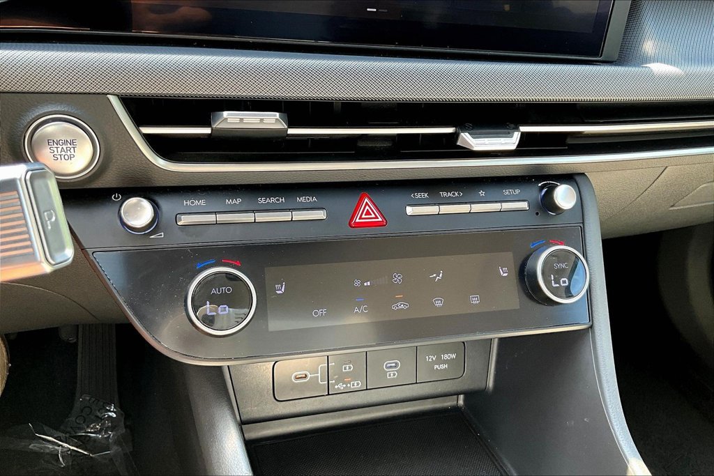 Used 2025 Hyundai Sonata SEL FWD image 16