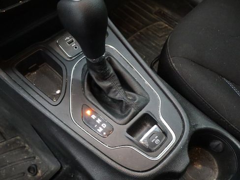 Used 2020 Jeep Cherokee Latitude image 21