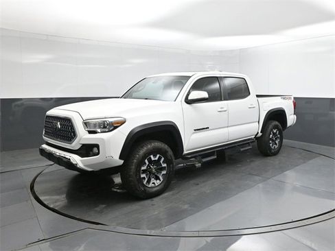 Used 2019 Toyota Tacoma TRD Off-Road image 1