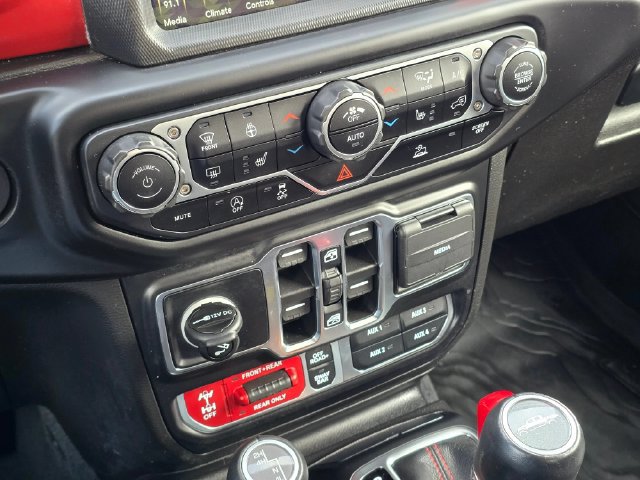 Used 2022 Jeep Gladiator Rubicon w/ LED Lighting Group AWD/4WD image 29