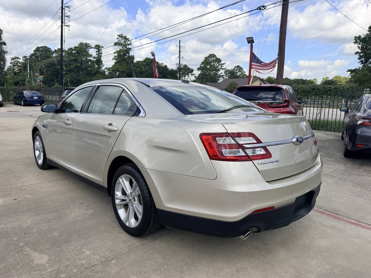 Used 2017 Ford Taurus SEL w/ Equipment Group 201A FWD image 5