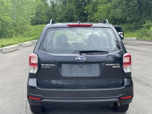 Used 2017 Subaru Forester 2.5i w/ Alloy Wheel Package AWD/4WD image 4