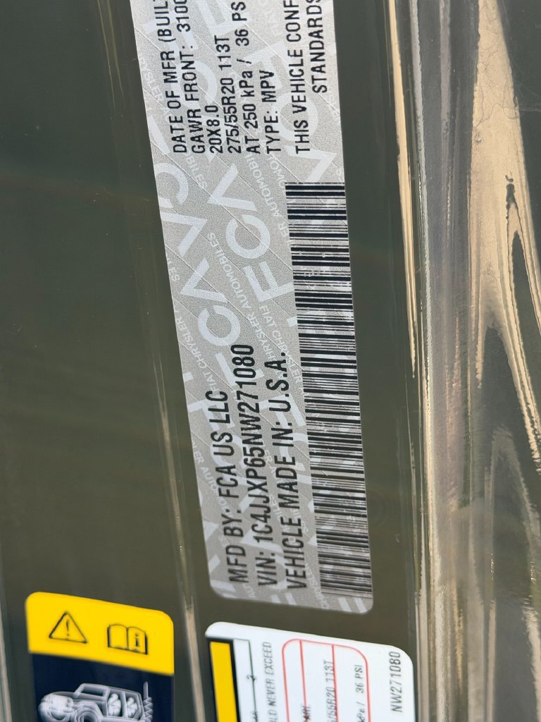 Used 2022 Jeep Wrangler Unlimited Sahara AWD/4WD image 11