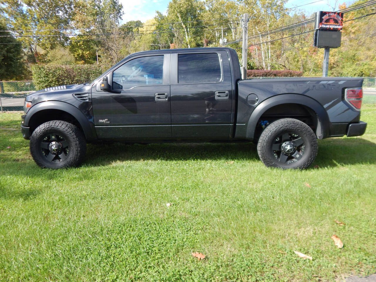 Used 2013 Ford F150 Raptor w/ Luxury Equipment Group AWD/4WD image 2