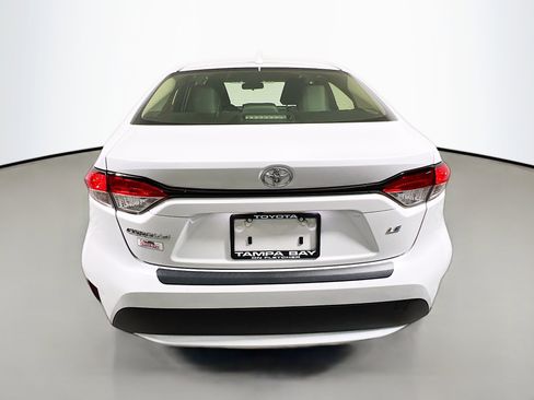 Used 2022 Toyota Corolla LE image 6