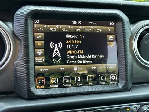 Used 2020 Jeep Wrangler Unlimited Sahara AWD/4WD image 6