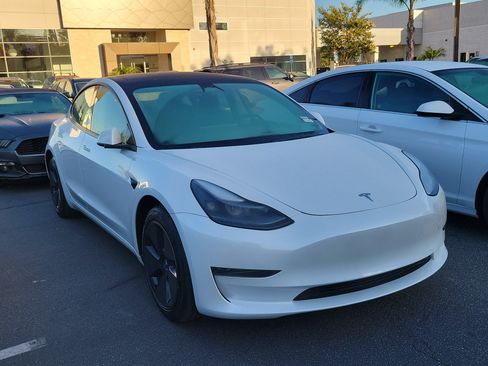 Used 2023 Tesla Model 3 Standard Range RWD image 2