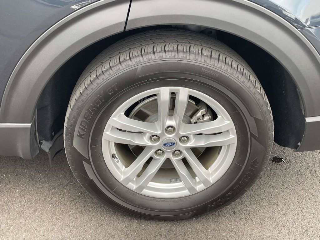 Certified 2022 Ford Explorer XLT RWD image 9