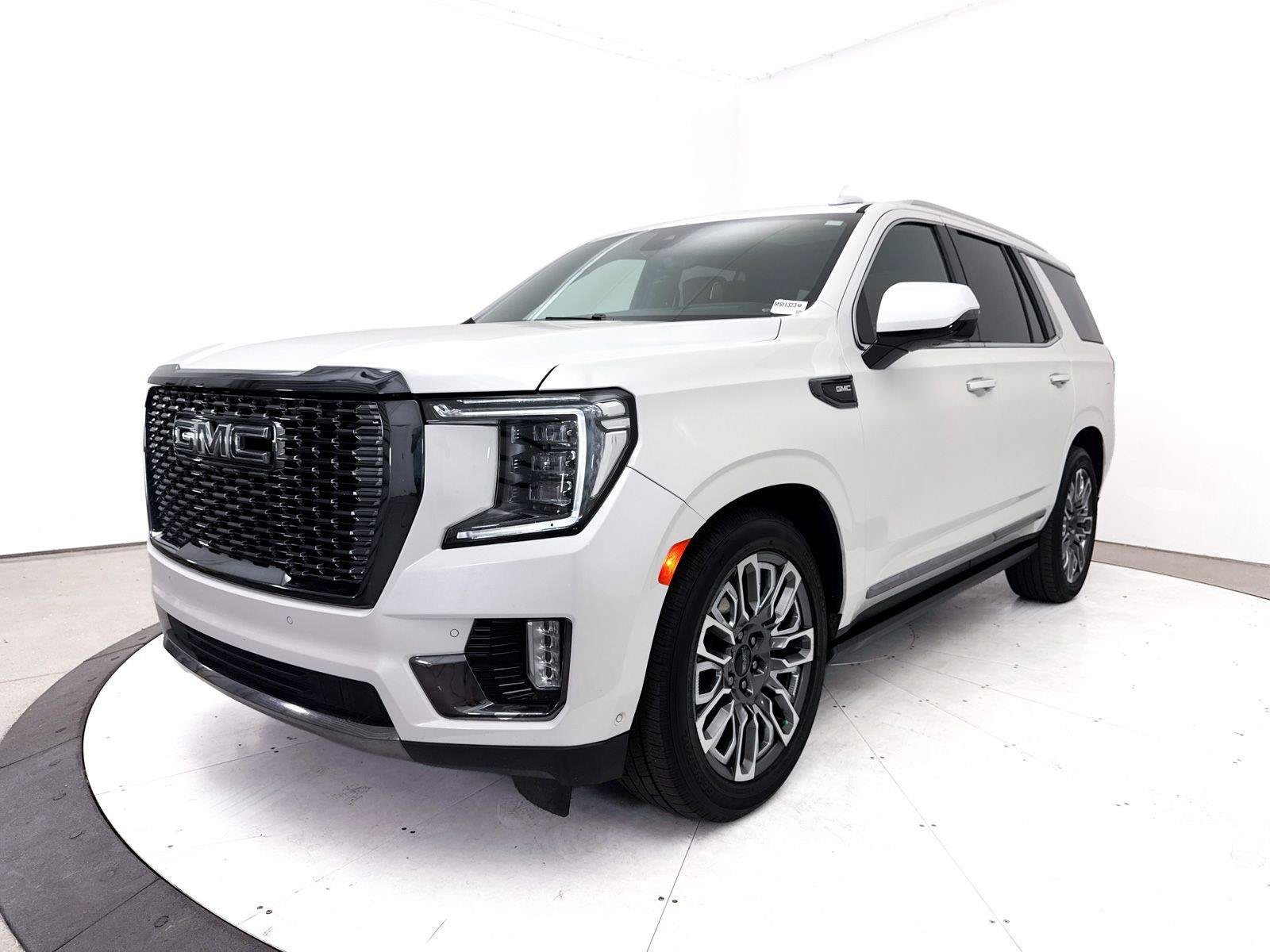Used 2024 GMC Yukon Denali Ultimate AWD/4WD image 17