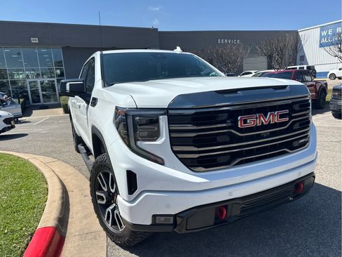 Used 2023 GMC Sierra 1500 AT4 image 3