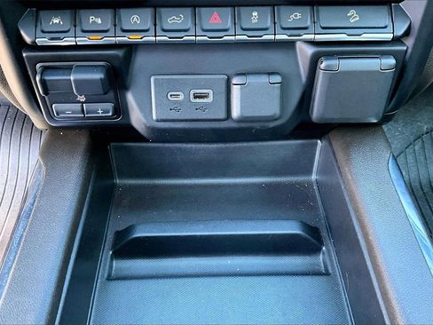 Used 2021 Chevrolet Silverado 1500 LTZ image 17