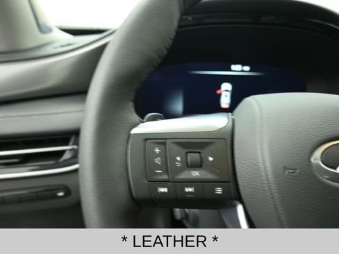 Certified 2025 INFINITI QX60 Luxe image 11