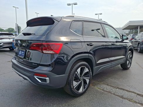 Used 2024 Volkswagen Taos SE image 6