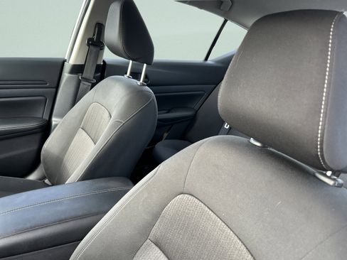 Used 2025 Nissan Altima 2.5 SV image 12