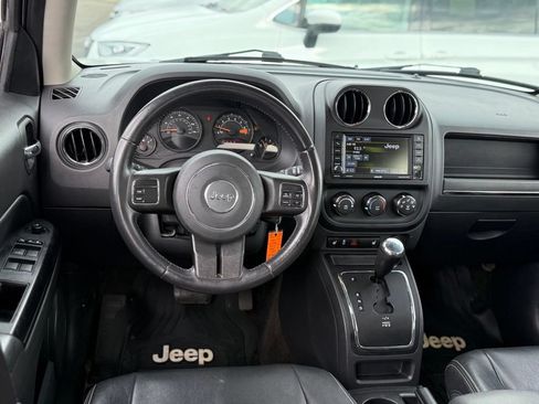 Used 2017 Jeep Patriot High Altitude AWD/4WD image 6
