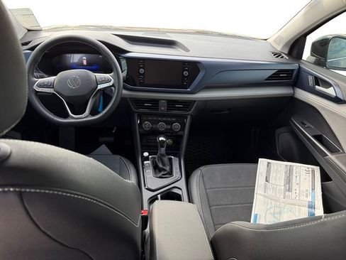 New 2024 Volkswagen Taos SE image 10