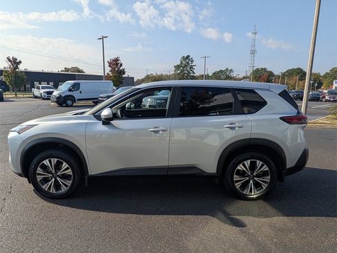 Used 2023 Nissan Rogue SV image 7