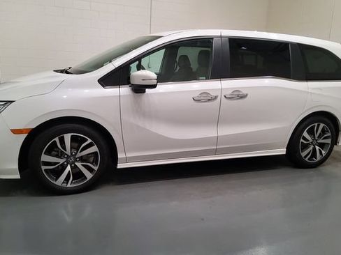 Used 2023 Honda Odyssey Touring image 4