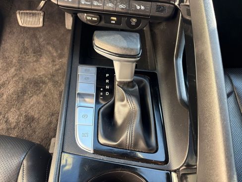 Used 2025 Hyundai Elantra Limited image 51