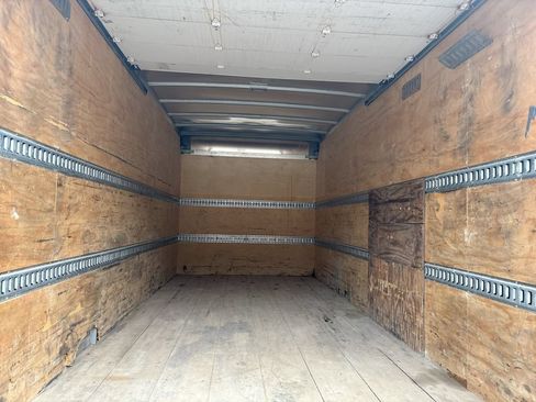 Used 2019 Isuzu NQR RWD image 15