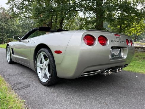 Used 1999 Chevrolet Corvette Convertible w/ Memory Pkg RWD image 22