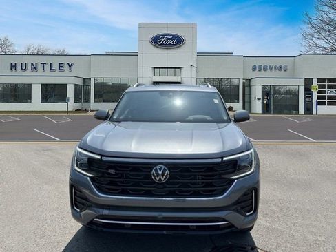 Used 2024 Volkswagen Atlas SEL Premium R-Line image 3