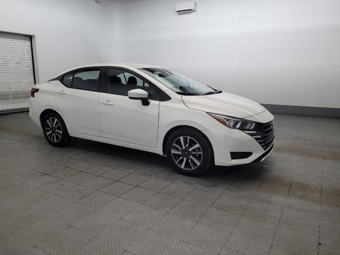 Used 2024 Nissan Versa SV FWD image 11