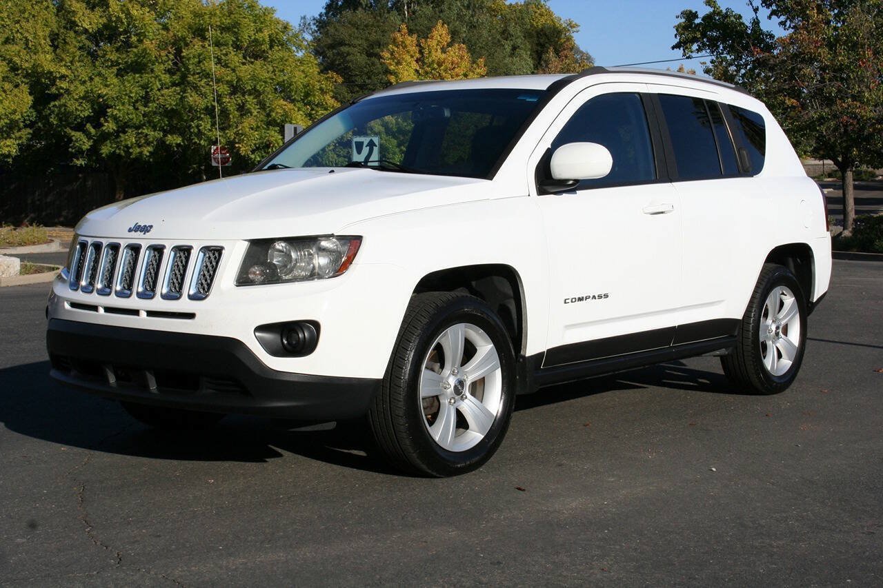 Used 2016 Jeep Compass Latitude AWD/4WD image 5