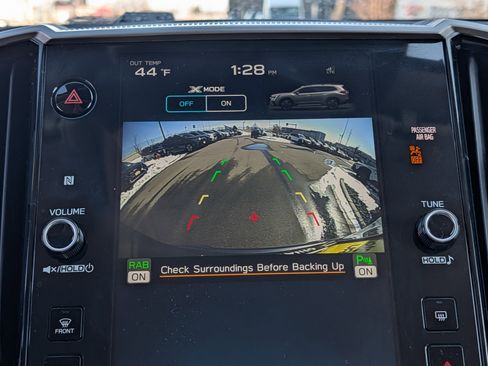 Used 2024 Subaru Ascent Premium w/ Convenience Package image 27