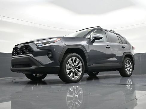 Used 2025 Toyota RAV4 XLE Premium image 24