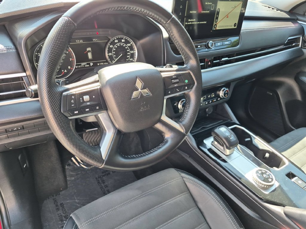 Used 2025 Mitsubishi Outlander SE AWD/4WD image 15