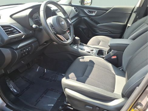 Used 2023 Subaru Forester Premium AWD/4WD image 11