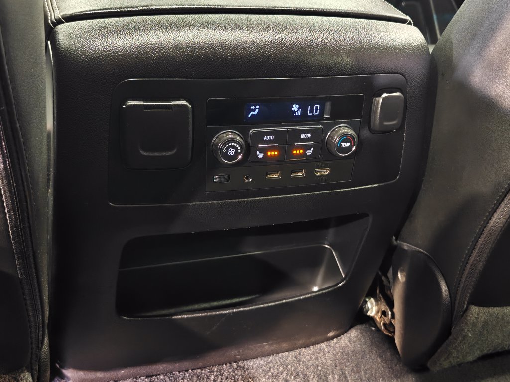 Used 2020 GMC Yukon XL Denali AWD/4WD image 34