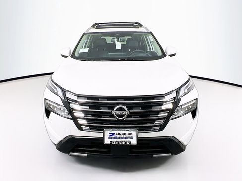 New 2025 Nissan Rogue Platinum w/ Platinum Premium Package image 2