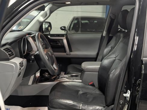 Used 2013 Toyota 4Runner SR5 w/ Convenience Pkg image 10