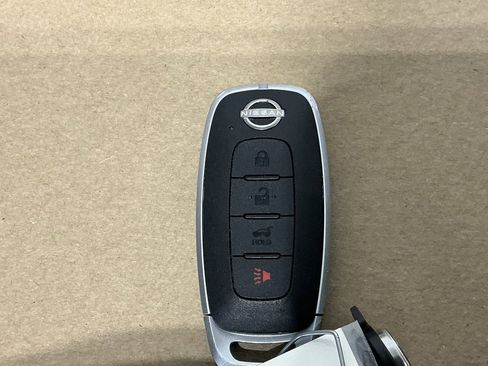 Used 2023 Nissan Ariya FWD image 34