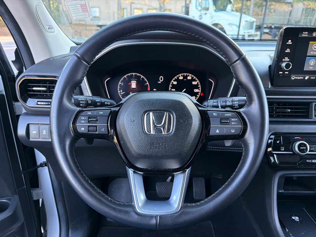 Used 2024 Honda Pilot Touring image 16