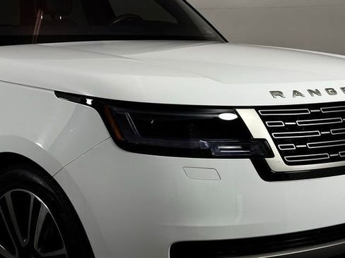Used 2023 Land Rover Range Rover SE image 15