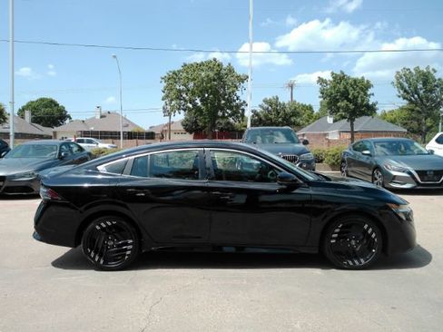 Used 2026 Nissan Sentra SR w/ Floor Mat Package FWD image 5