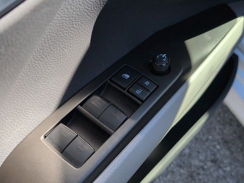 Used 2022 Toyota Camry LE image 15