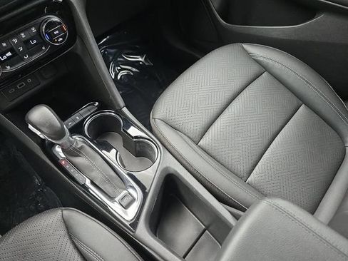 Used 2023 Buick Encore GX Essence w/ Experience Buick Package FWD image 22