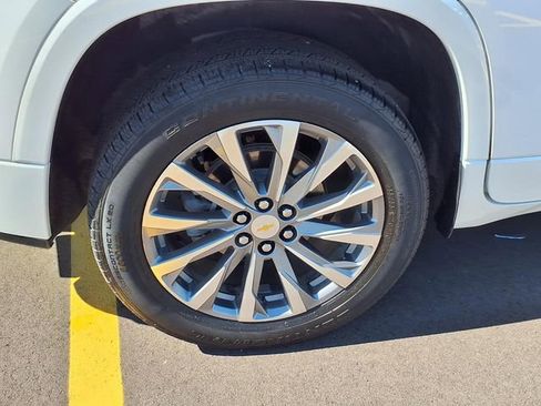 Certified 2023 Chevrolet Traverse Premier w/ LPO, Floor Liner Package AWD/4WD image 33
