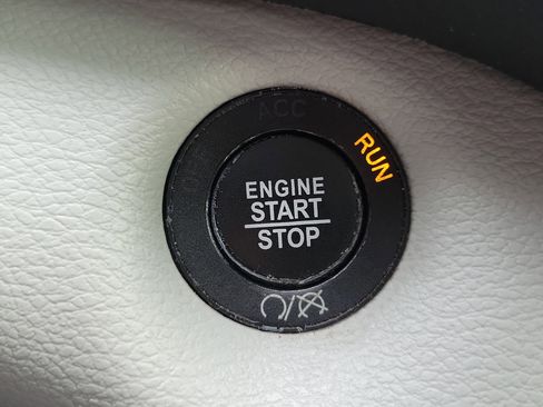 Used 2020 Jeep Cherokee Limited image 31