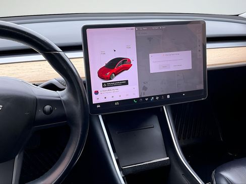 Used 2018 Tesla Model 3 Long Range RWD image 9