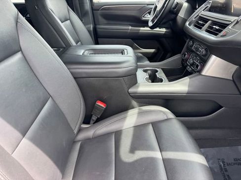 Used 2024 Chevrolet Suburban LT AWD/4WD image 7