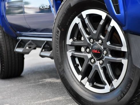 Used 2025 Toyota Tacoma TRD Sport AWD/4WD image 14