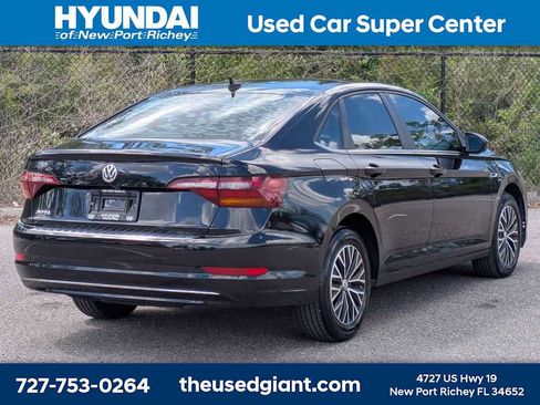 Used 2019 Volkswagen Jetta SEL w/ Cold Weather Package image 5