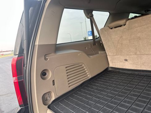 Used 2015 Chevrolet Suburban LTZ AWD/4WD image 33